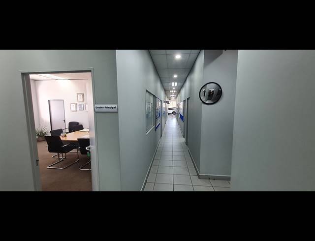 3,999M² SHOWROOM FOR SALE IN BENONI CENTRAL